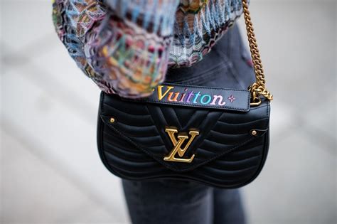 Thieves Stole Thousands of Dollars in Louis Vuitton By Lying to 